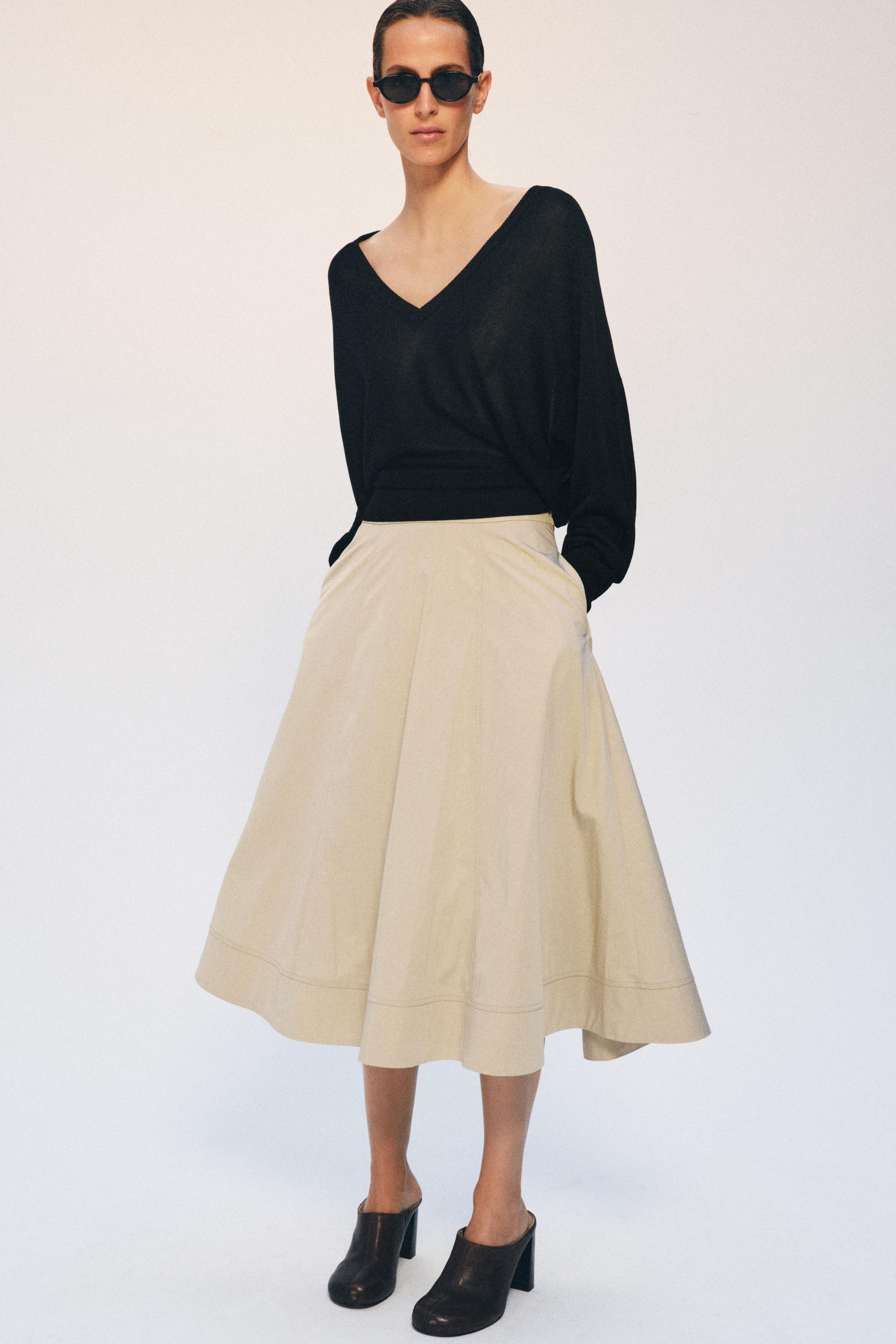 V-NECK KNIT JUMPER